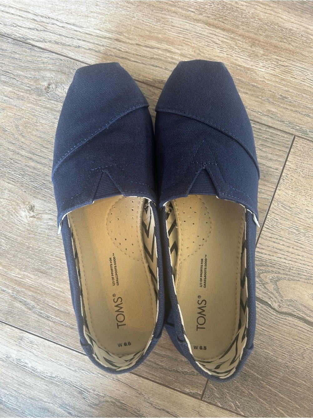 Toms Navy Canvas Slip-On Flats size 6.5 - Picture 5 of 5